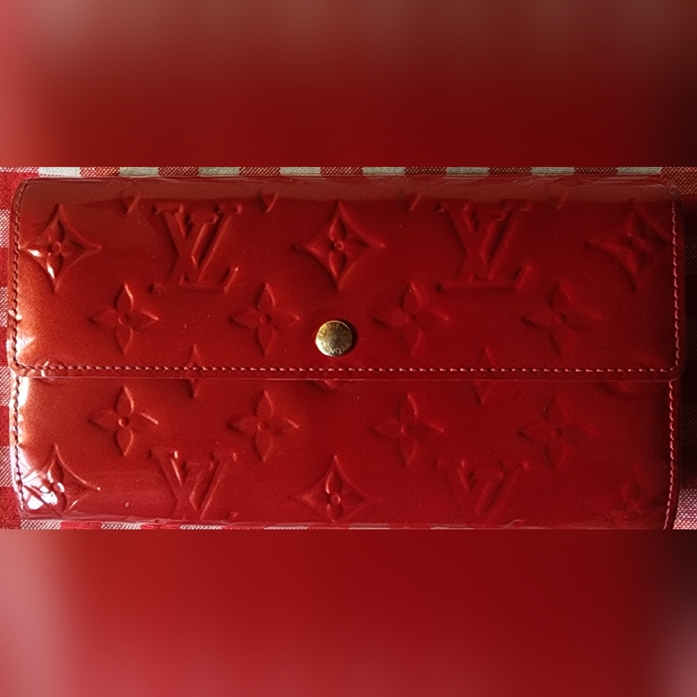 Authentic Louis Vuitton Monogram Venis Red Sara Wallet